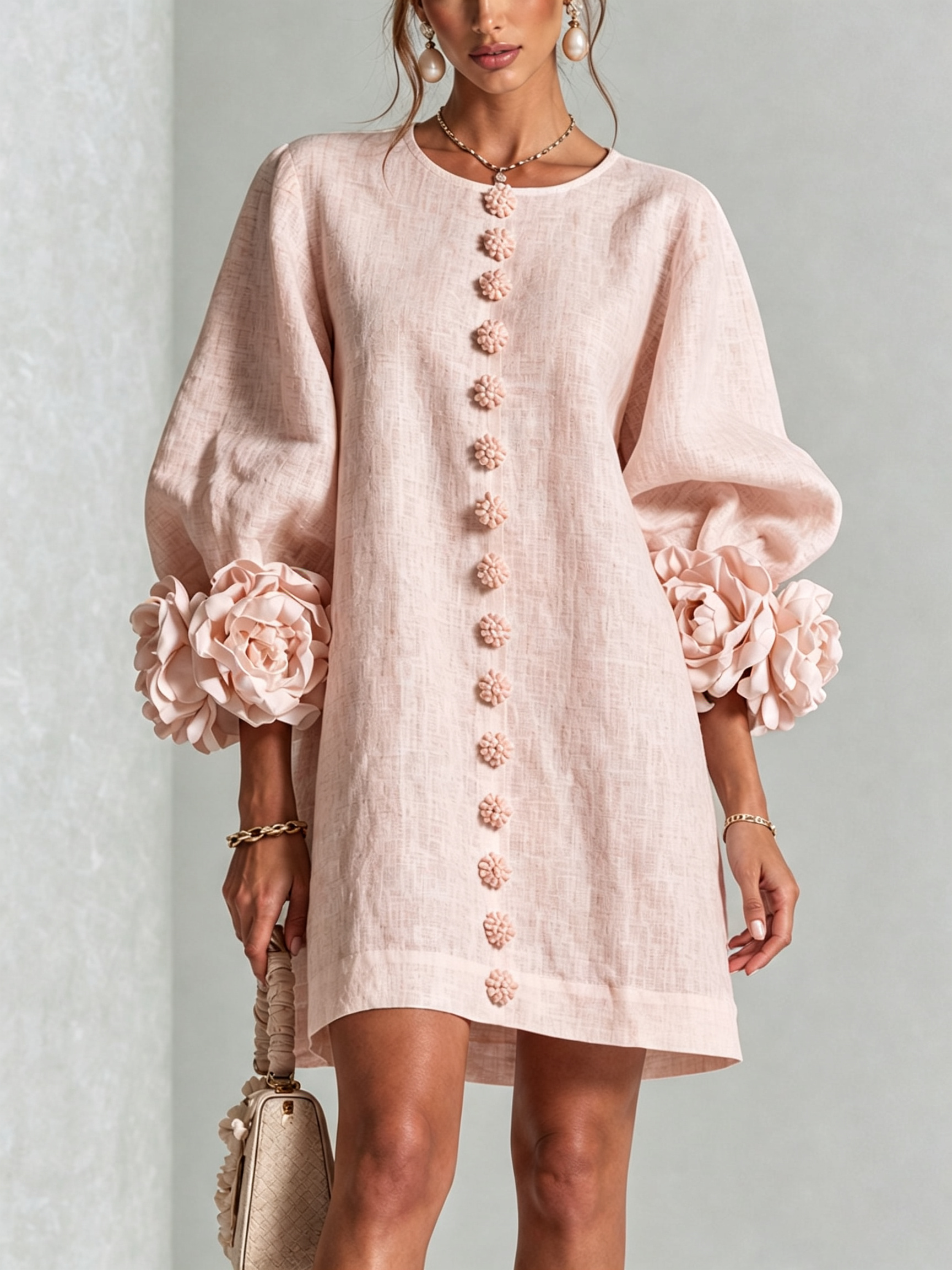 Aurora | Vestido Mini con Botones Florales y Puños en Rosetón