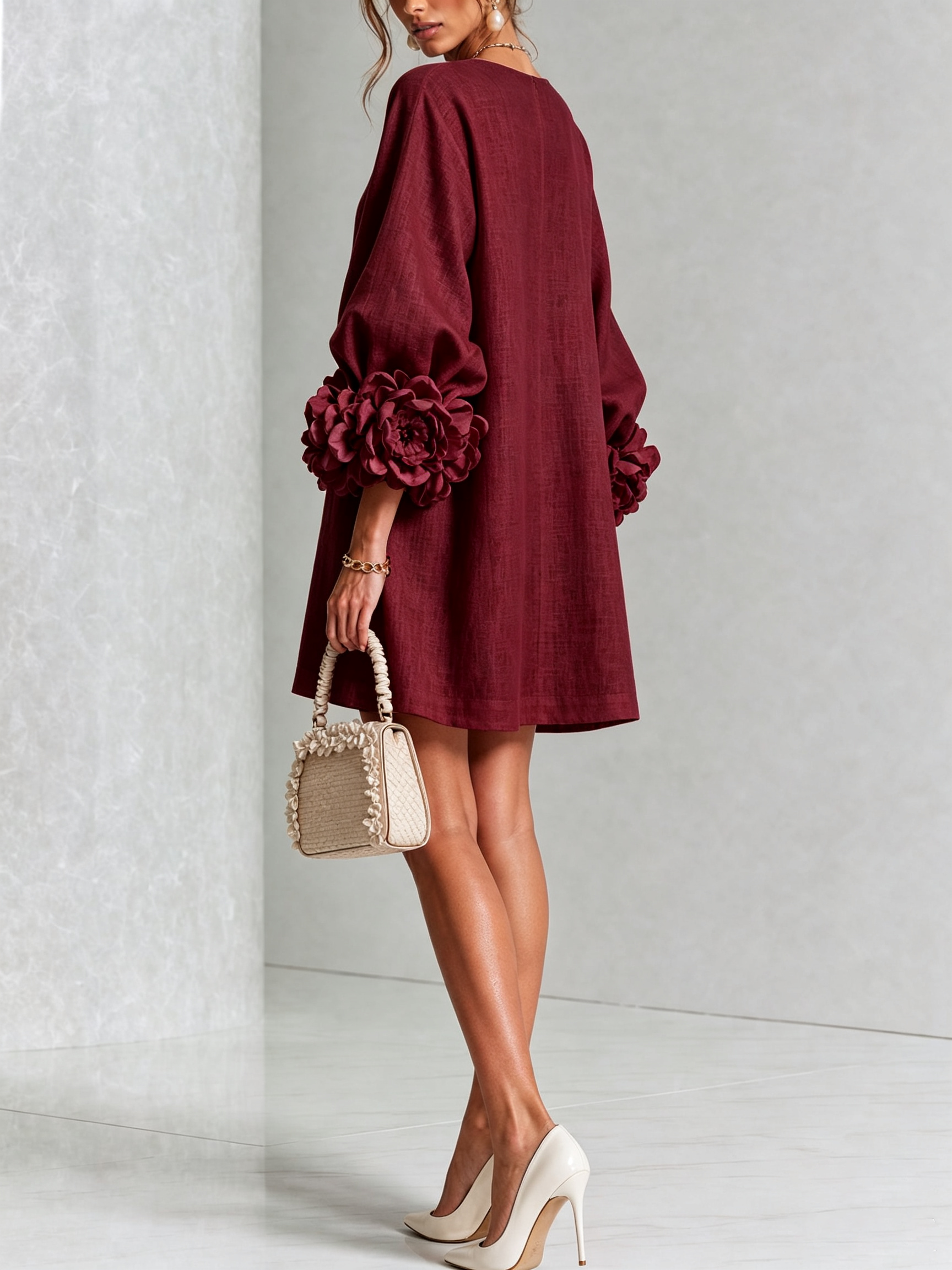 Aurora | Vestido Mini con Botones Florales y Puños en Rosetón