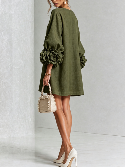 Aurora | Vestido Mini con Botones Florales y Puños en Rosetón